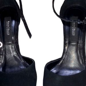 NWOT white House Black Market suade pumps 🔥